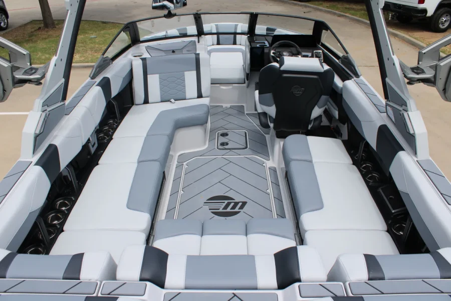 2026-malibu-wakesetter-23-lsv-142427-image11.webp