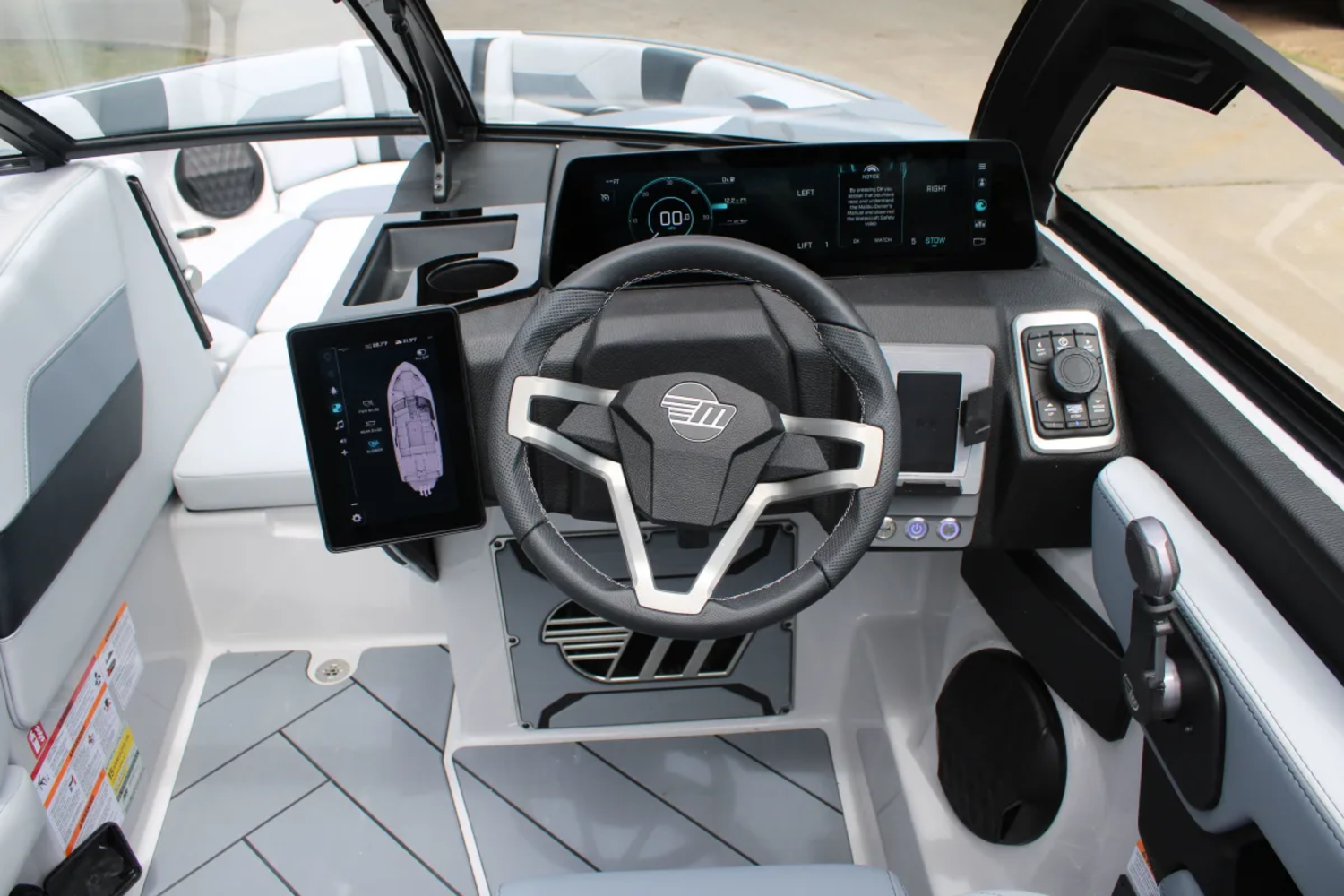 2026 Malibu 23 LSV