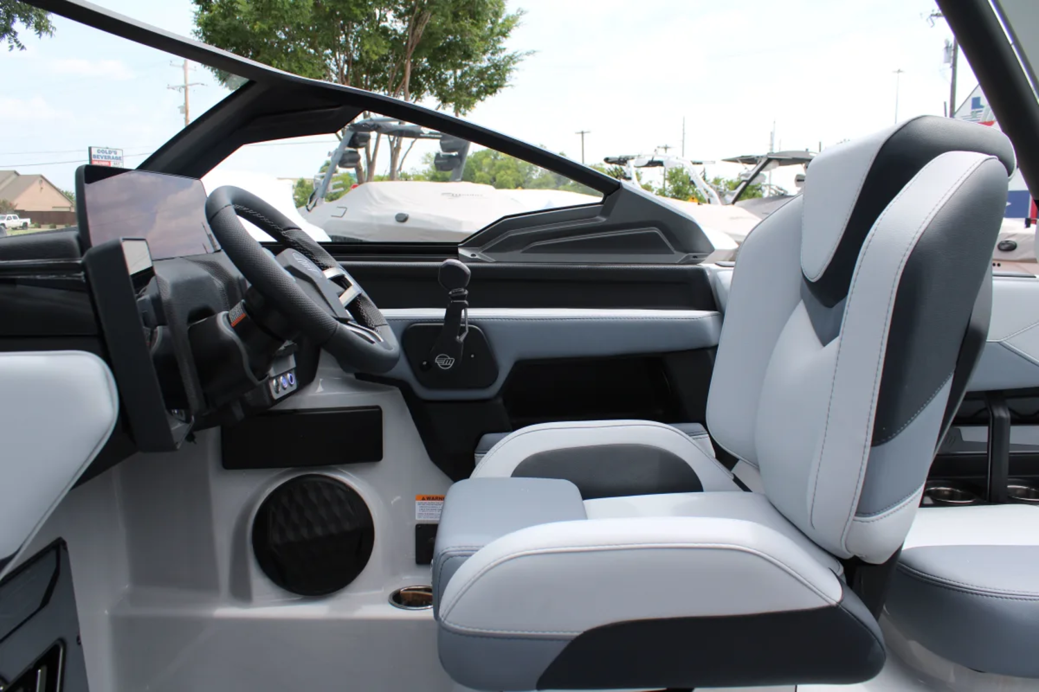 2026 Malibu 23 LSV