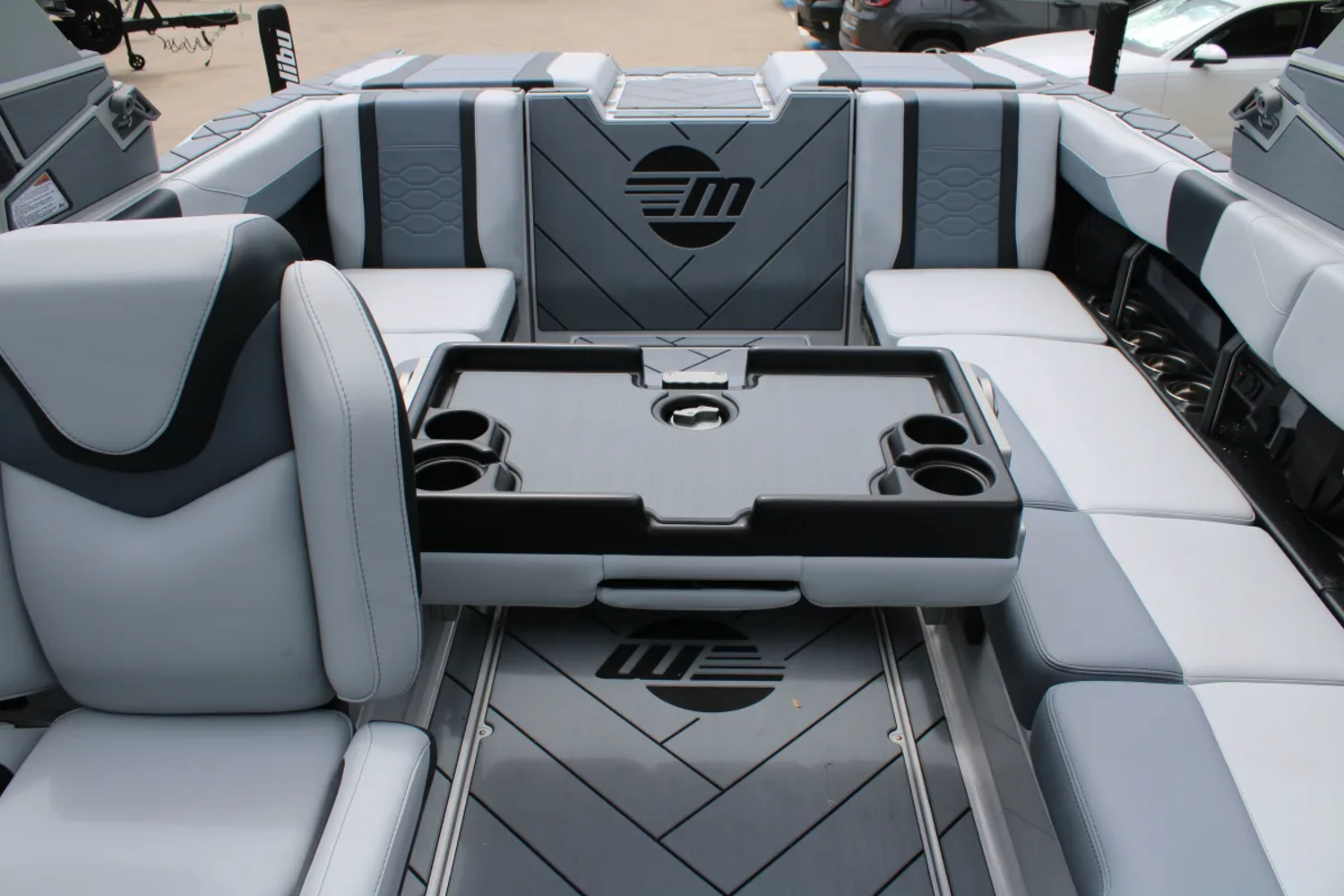 2026 Malibu 23 LSV