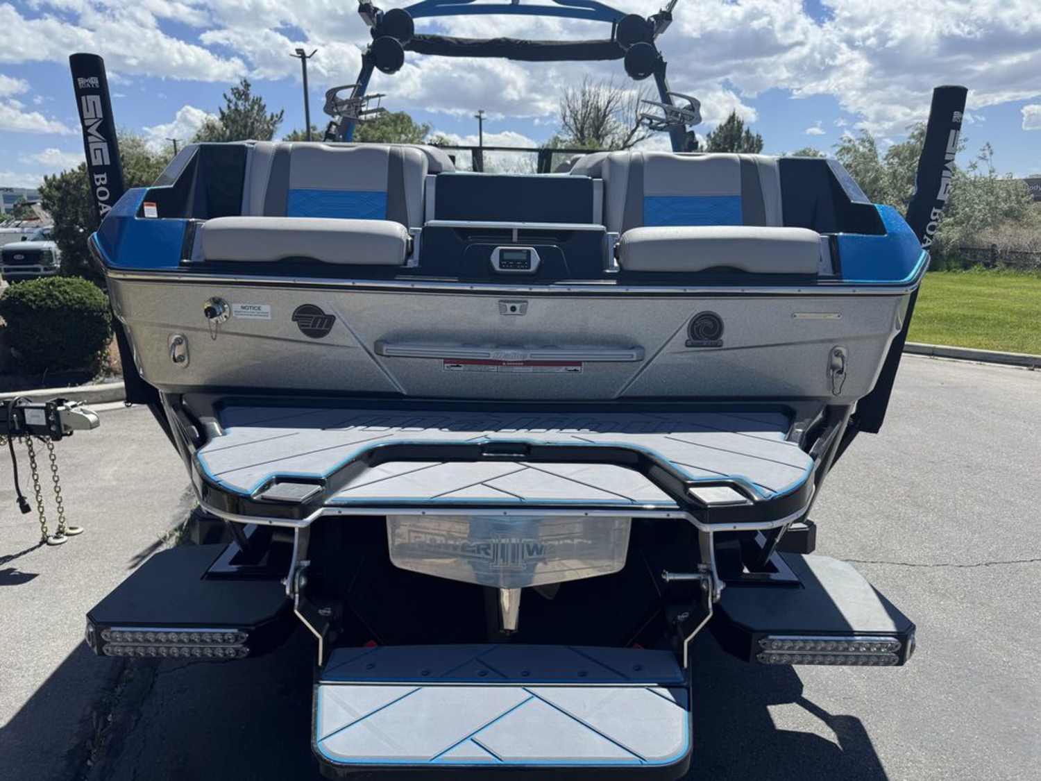 2022 Malibu Boats 25 LSV