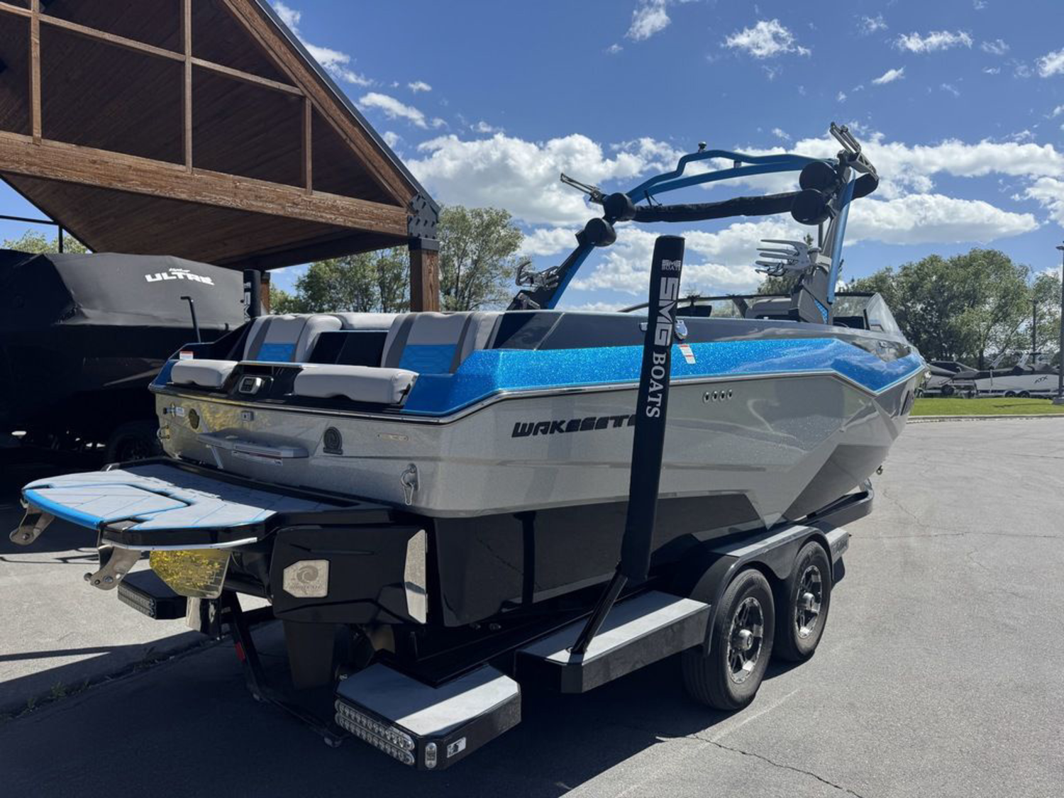 2022 Malibu Boats 25 LSV