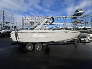2026-malibu-wakesetter-25-lsv-142456-image1