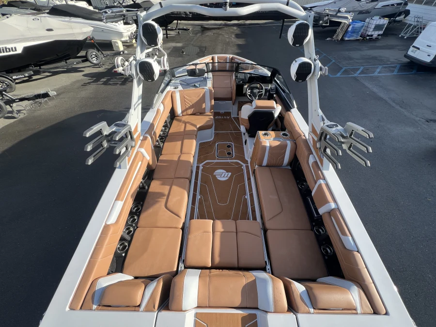 2026-malibu-wakesetter-25-lsv-142456-image9