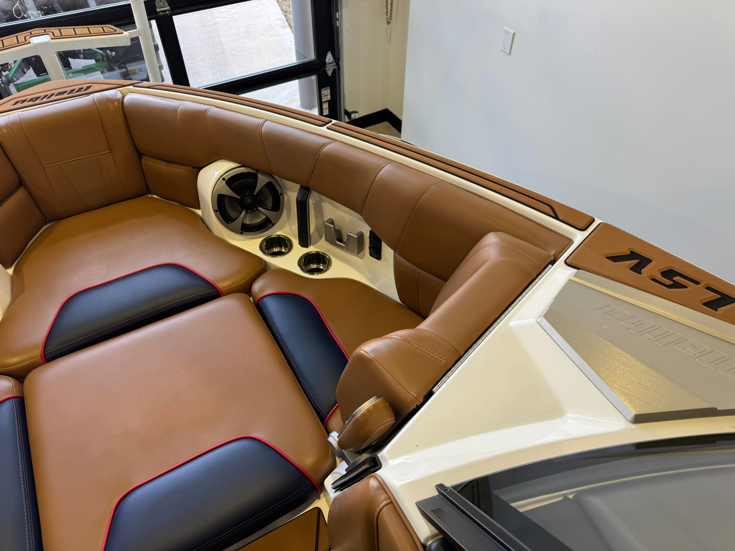 2021 Malibu Wakesetter 23 LSV