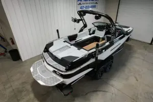 2027-mastercraft-nxt24-142463-image8