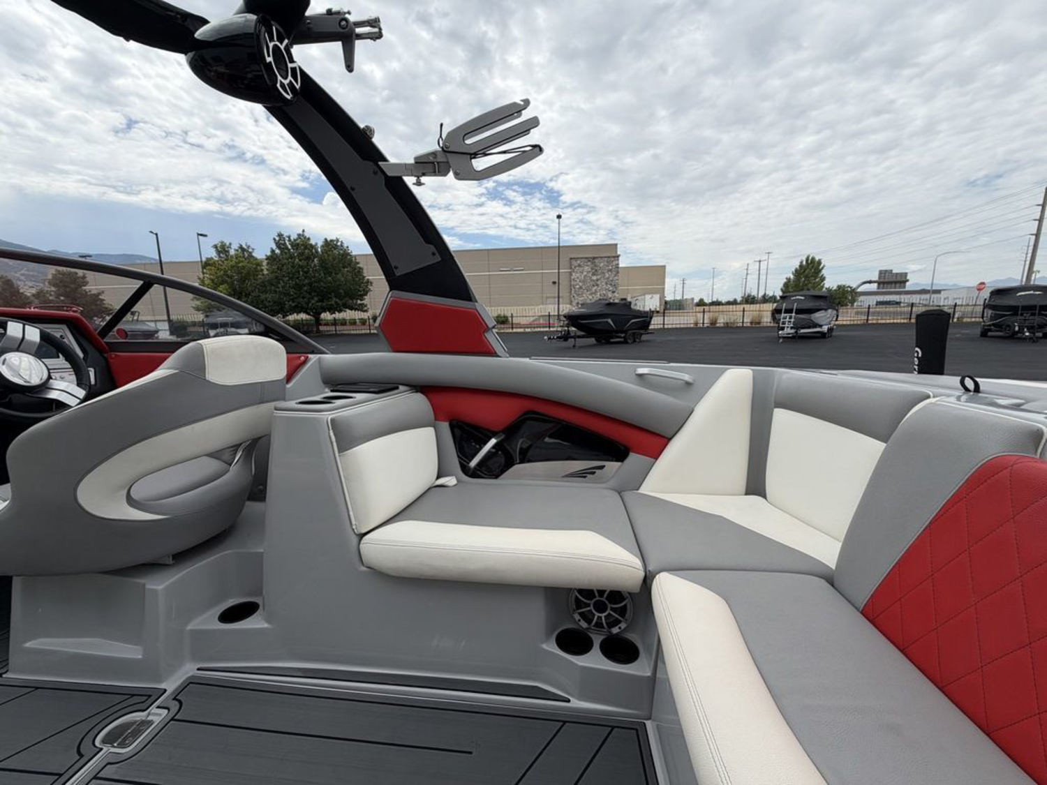 2018 Tige R23