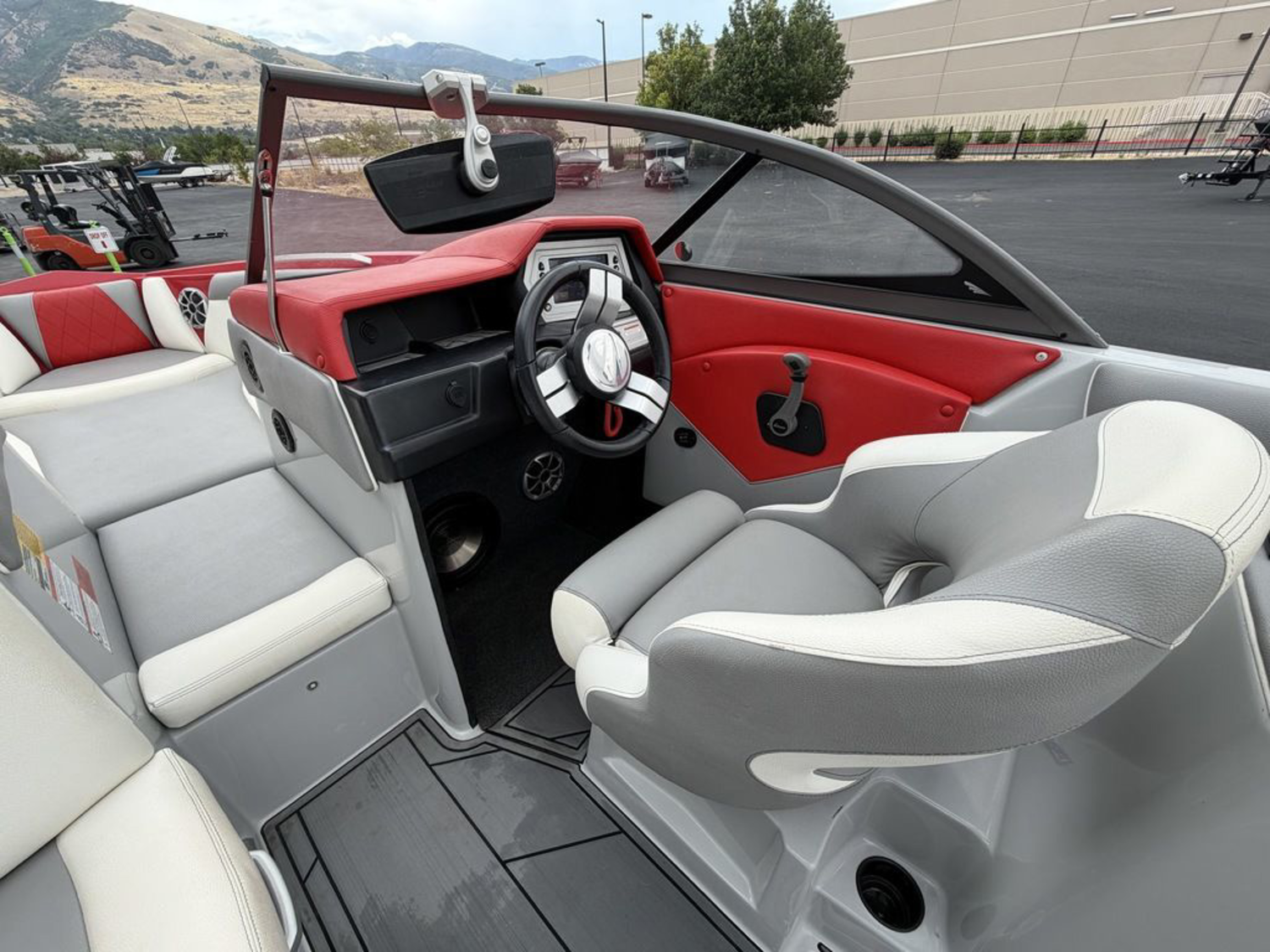 2018 Tige R23