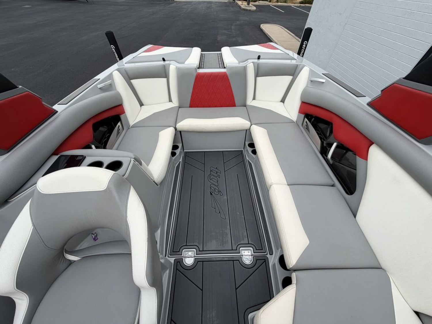 2018 Tige R23