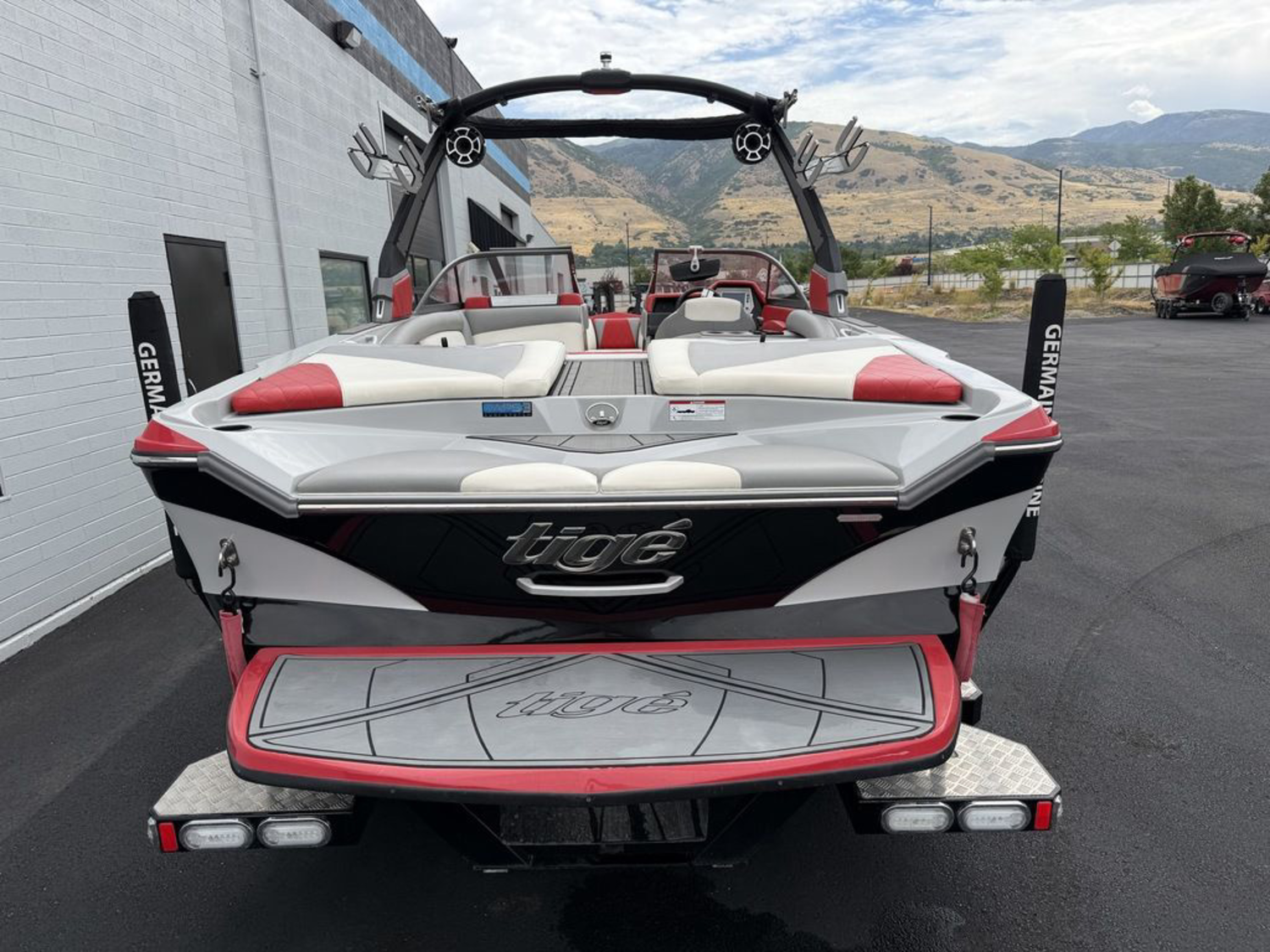 2018 Tige R23