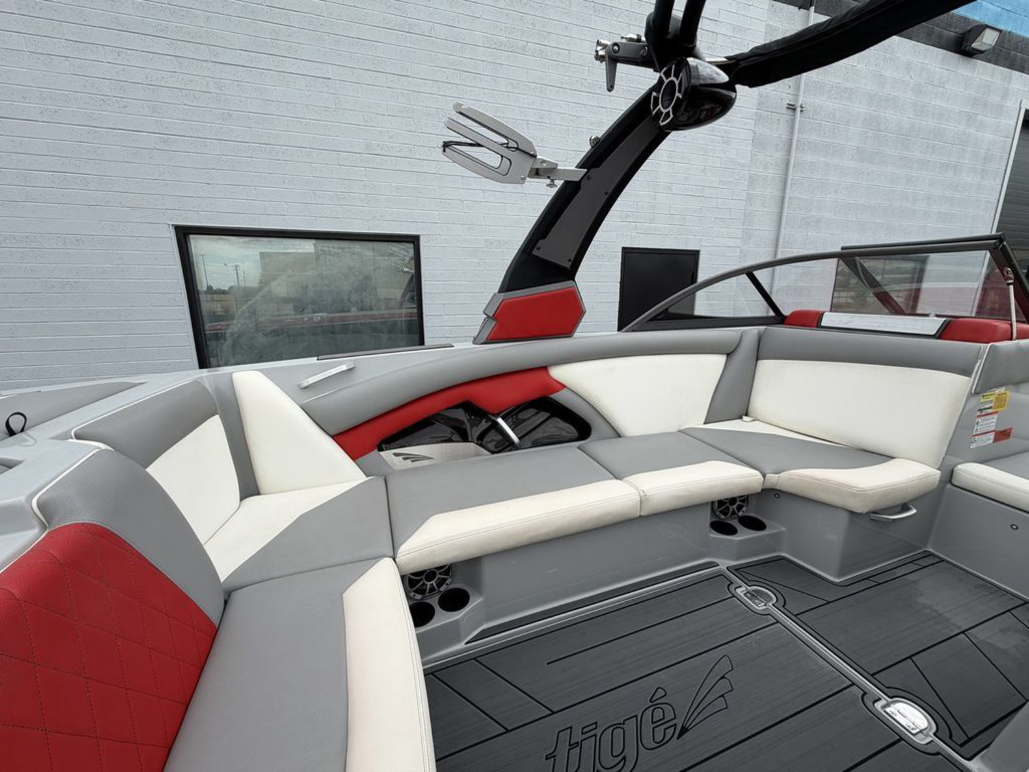 2018 Tige R23