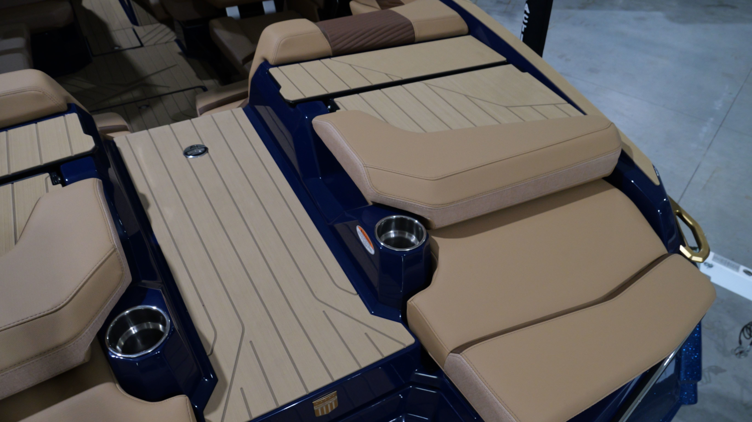2027 MasterCraft X23
