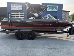 2015-mastercraft-x30-142473-image1