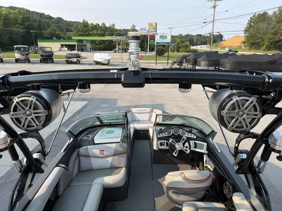 2015-mastercraft-x30-142473-image21
