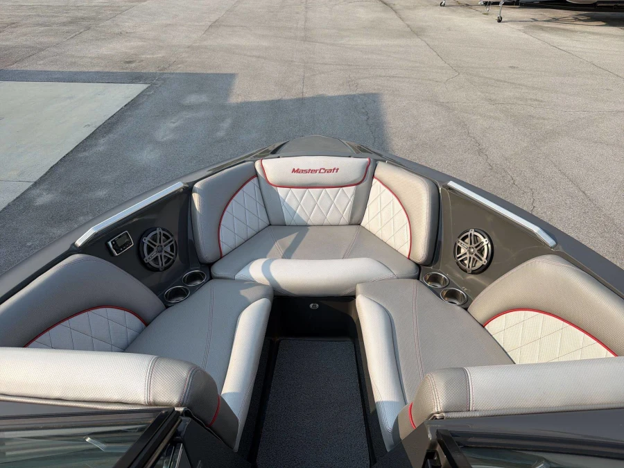 2015-mastercraft-x30-142473-image22