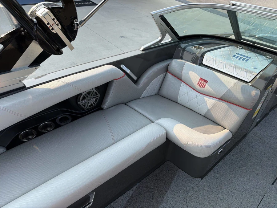 2015-mastercraft-x30-142473-image26