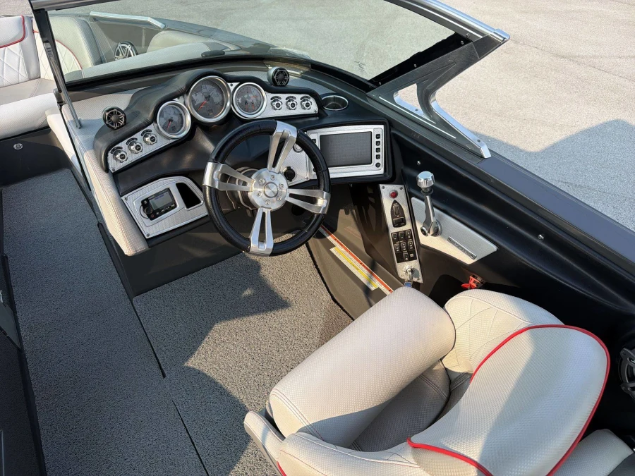 2015-mastercraft-x30-142473-image27