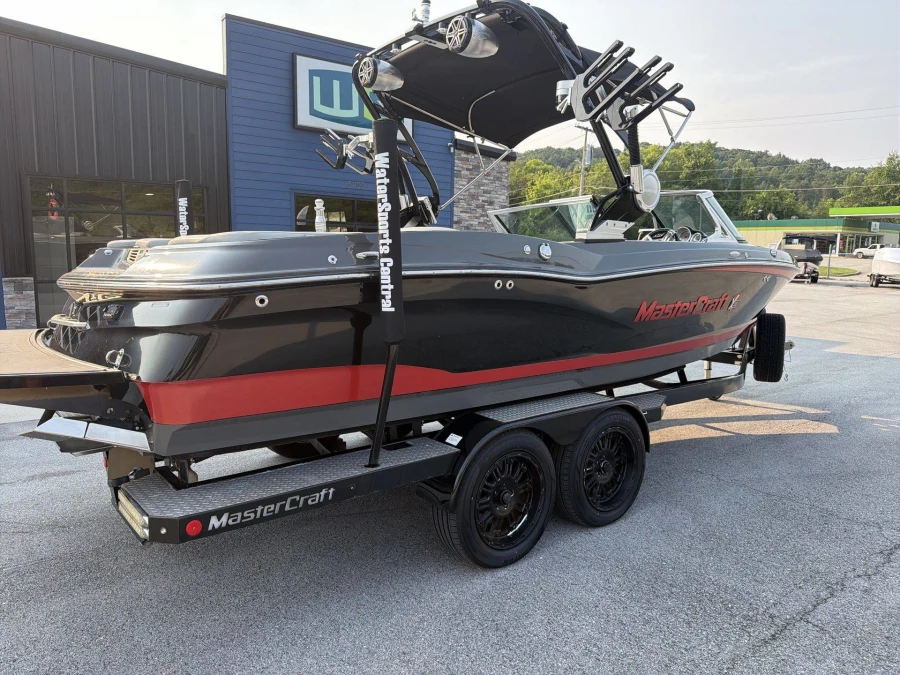 2015-mastercraft-x30-142473-image28