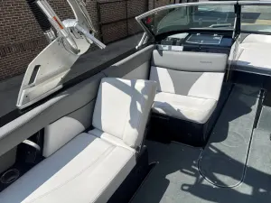 2019-mastercraft-xt25-142474-image14