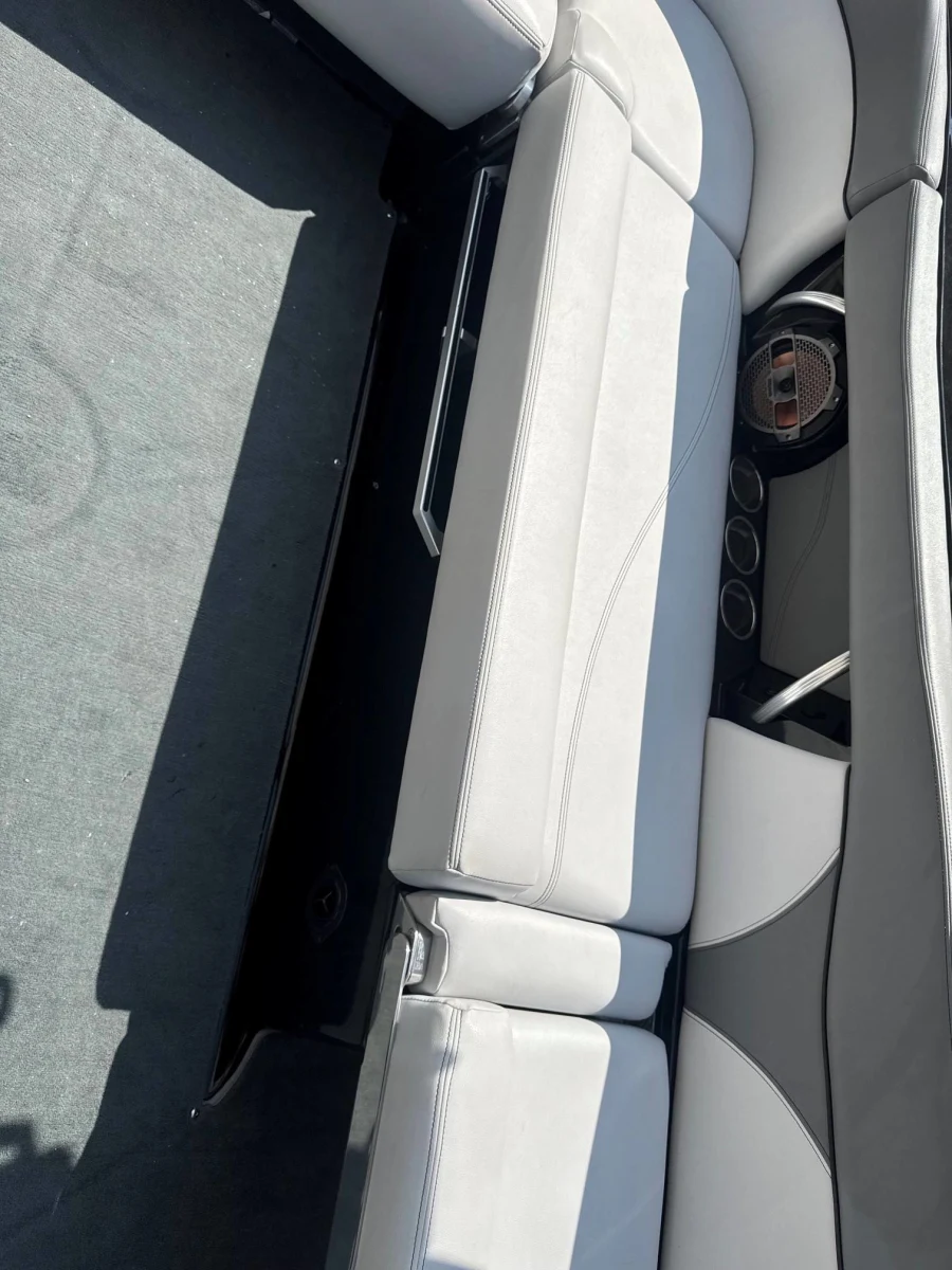 2019-mastercraft-xt25-142474-image17