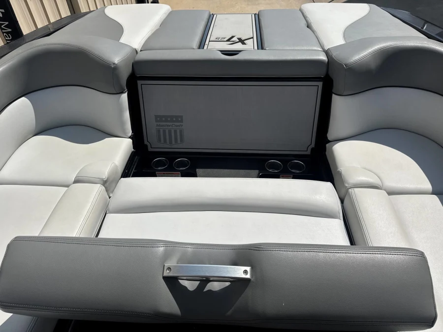 2019-mastercraft-xt25-142474-image6