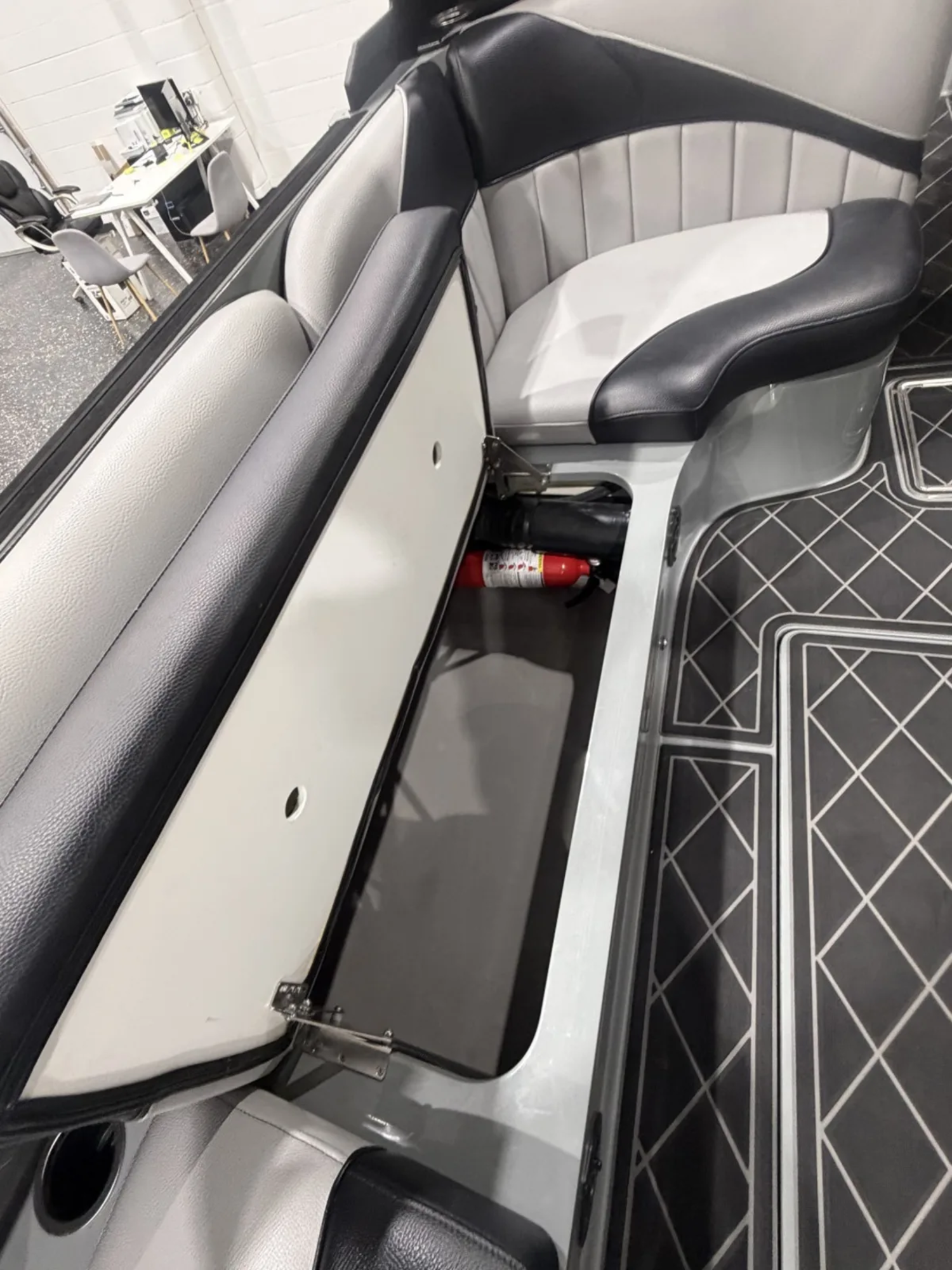 2024 MB B52 23 Classic