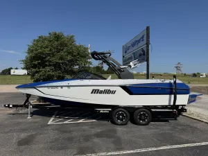 2018-malibu-wakesetter-24-mxz-140306-image0_155526.webp