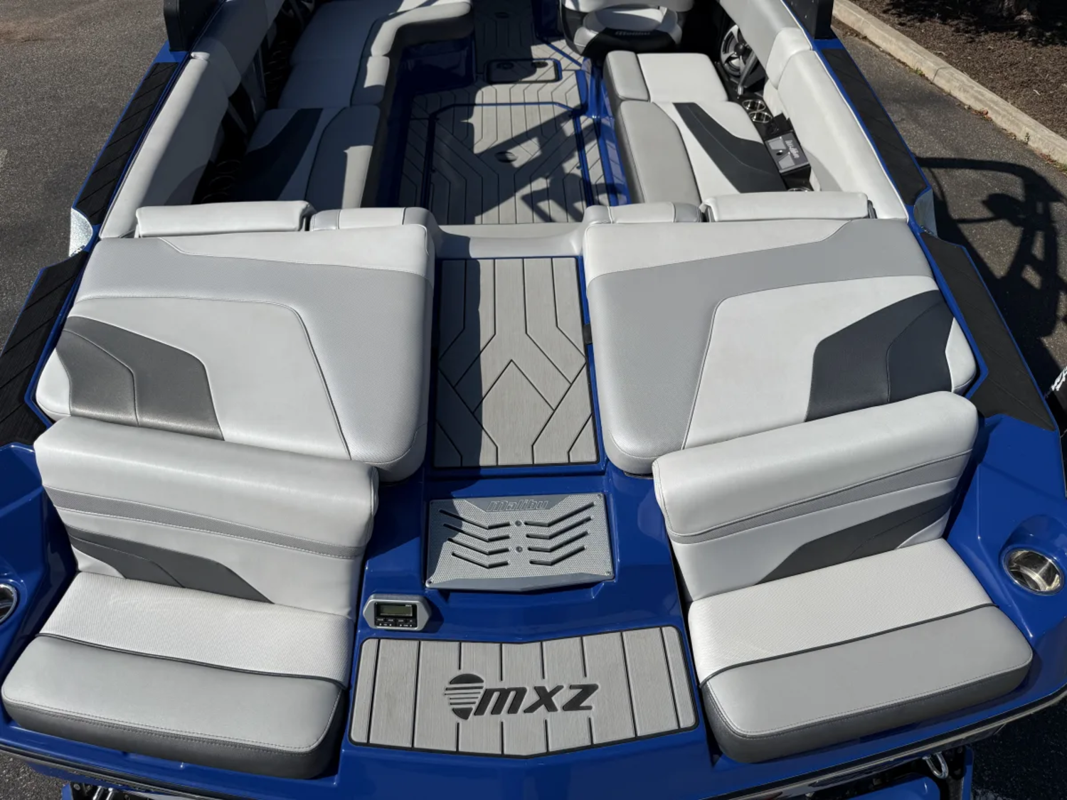 2018 Malibu 24MXZ