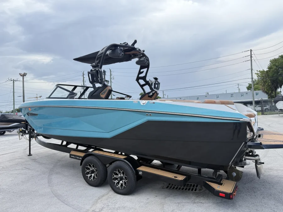 2021-nautique-g25-140313-image12.webp