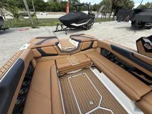 2021-nautique-g25-140313-image6.webp