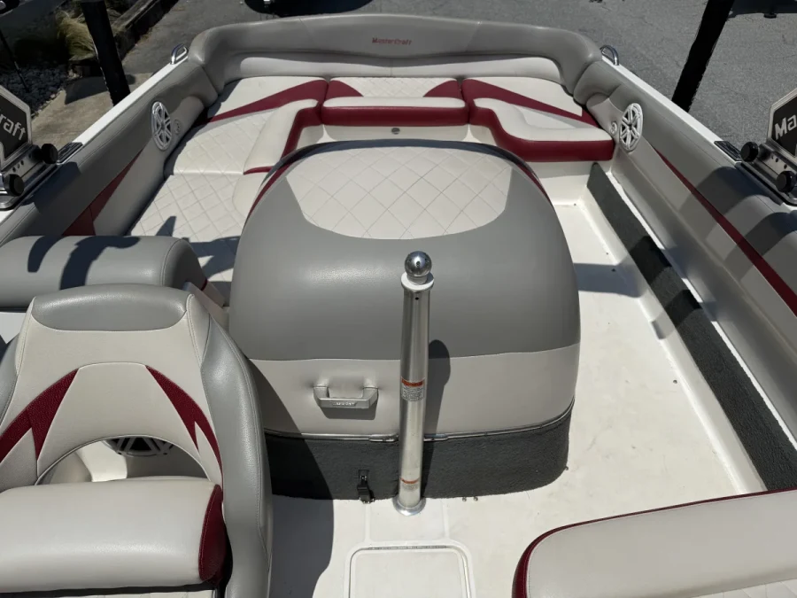 2009-mastercraft-x14-140316-image2.webp