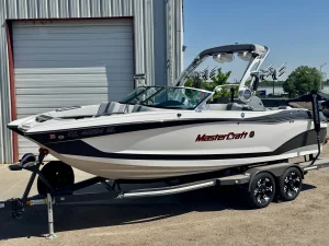 2019-mastercraft-x22-140317-image1.webp