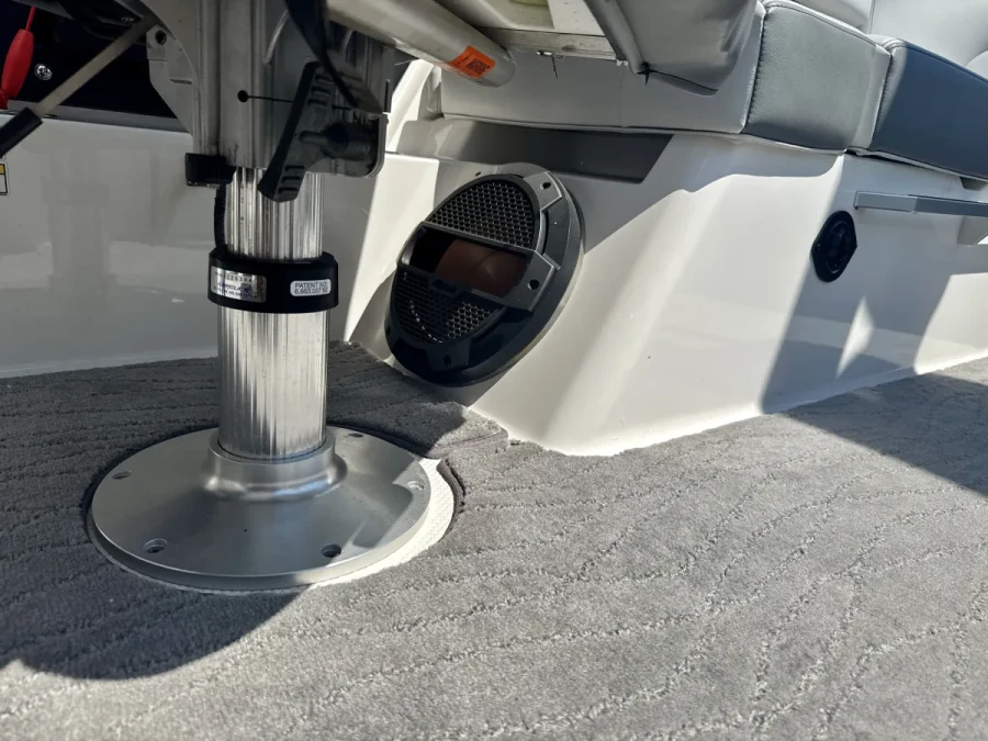 2019-mastercraft-x22-140317-image10.webp