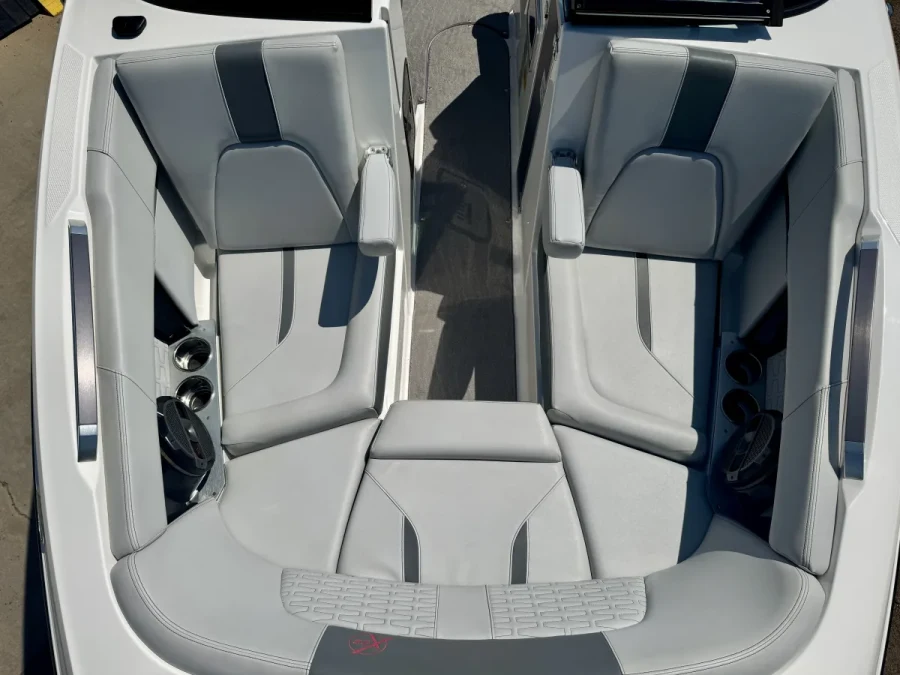 2019-mastercraft-x22-140317-image11.webp