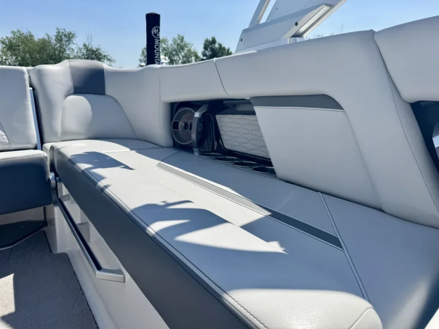 2019-mastercraft-x22-140317-image17.webp