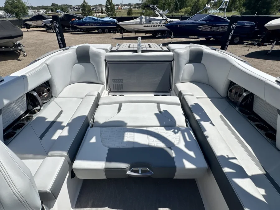2019-mastercraft-x22-140317-image8.webp