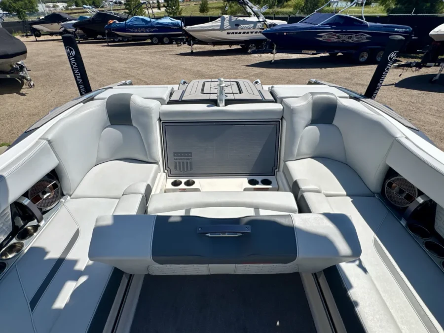 2019-mastercraft-x22-140317-image9.webp