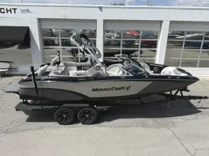 2018-mastercraft-xt23-140320-image0.webp