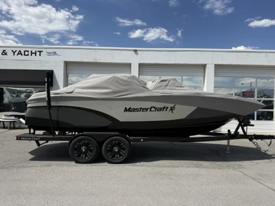 2018-mastercraft-xt23-140320-image1.webp