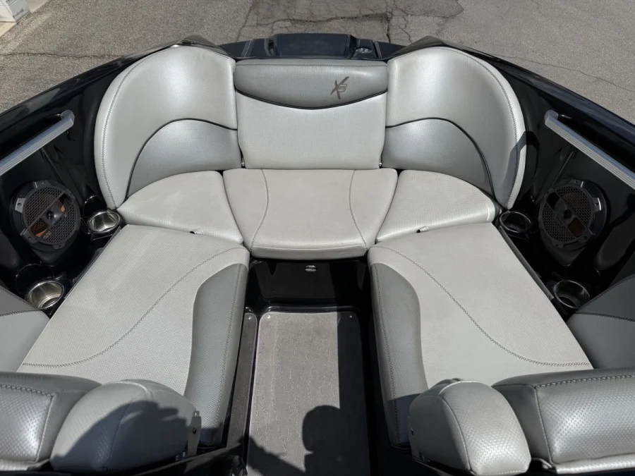 2018-mastercraft-xt23-140320-image10.webp