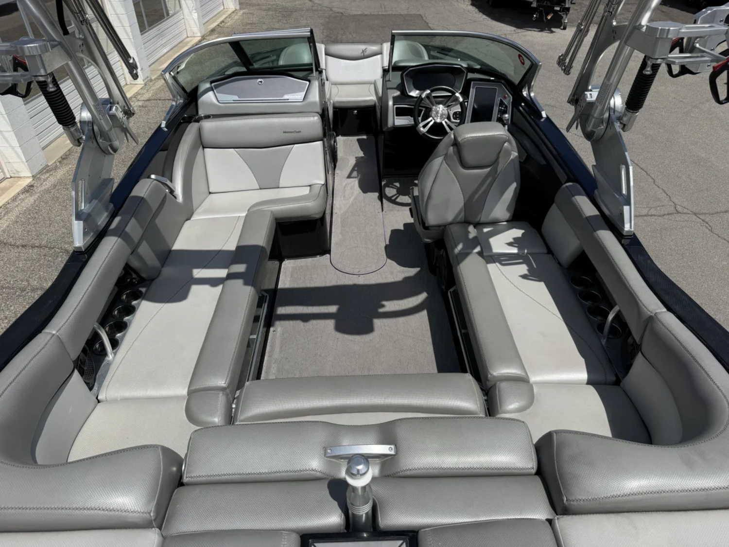 2018 23' MasterCraft X23 Bowrider