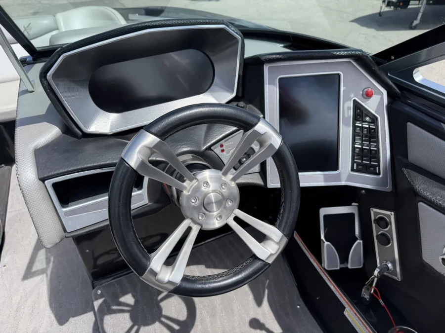 2018-mastercraft-xt23-140320-image14.webp