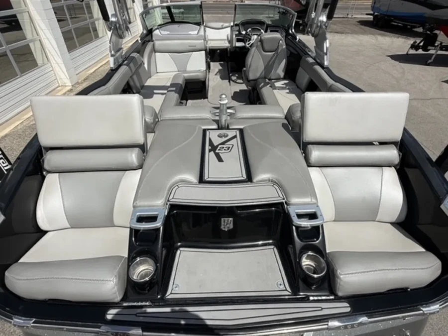 2018-mastercraft-xt23-140320-image17.webp