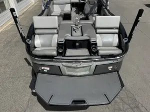2018-mastercraft-xt23-140320-image19.webp