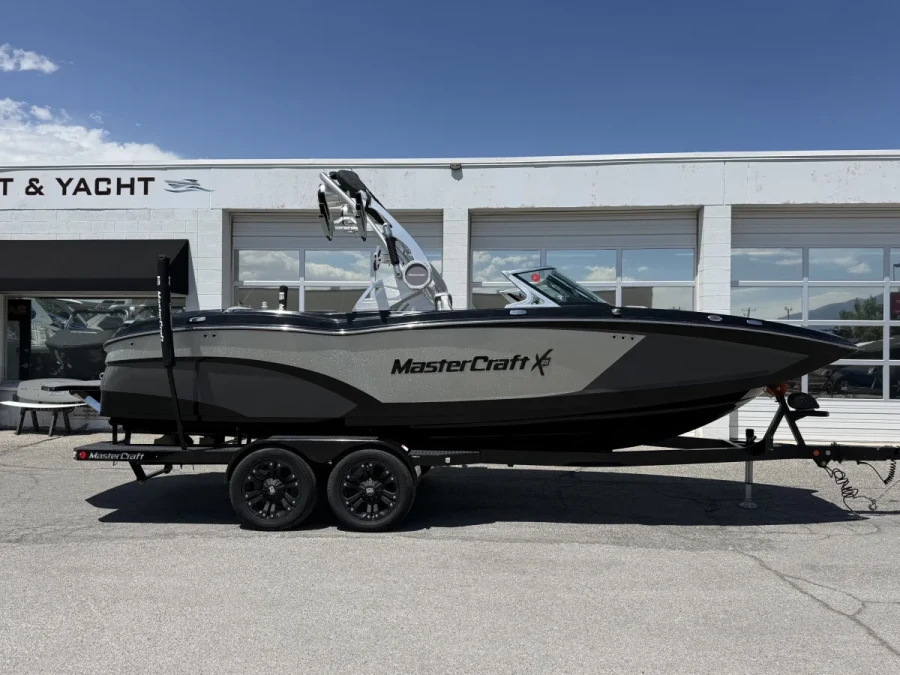 2018-mastercraft-xt23-140320-image3.webp