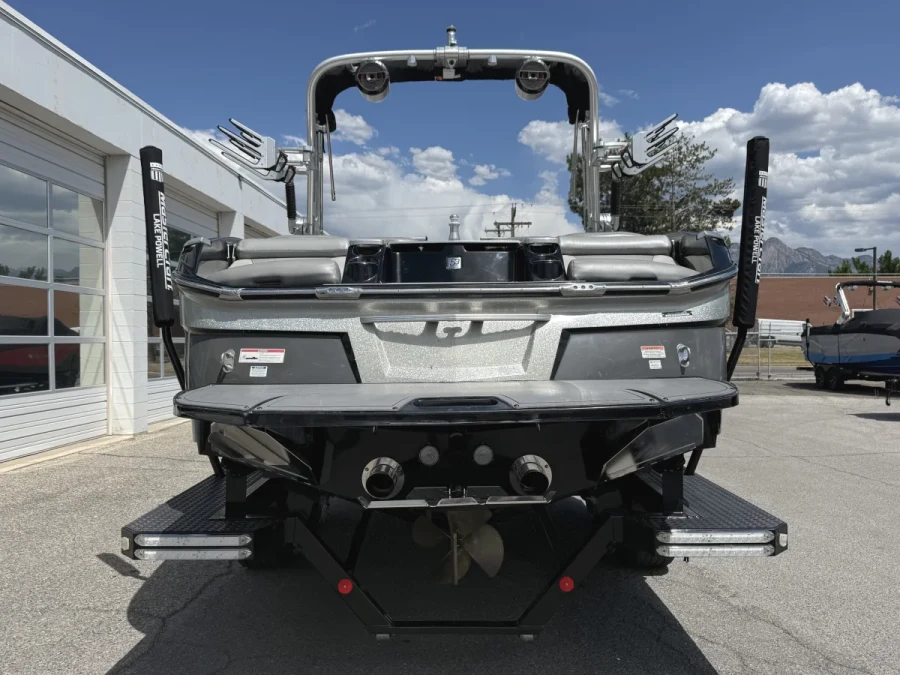 2018-mastercraft-xt23-140320-image4.webp