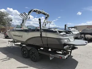 2018-mastercraft-xt23-140320-image5.webp
