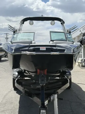 2018-mastercraft-xt23-140320-image7.webp
