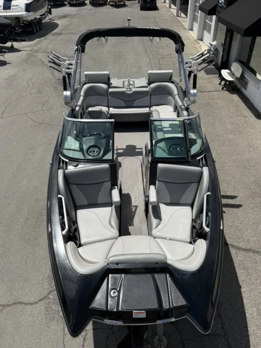 2018-mastercraft-xt23-140320-image8.webp