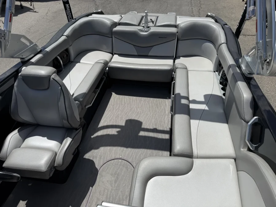 2018-mastercraft-xt23-140320-image9.webp